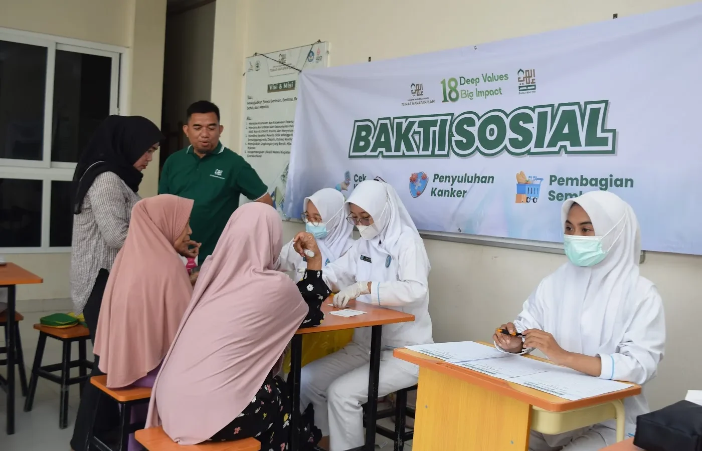 Bakti sosial & cek kesehatan